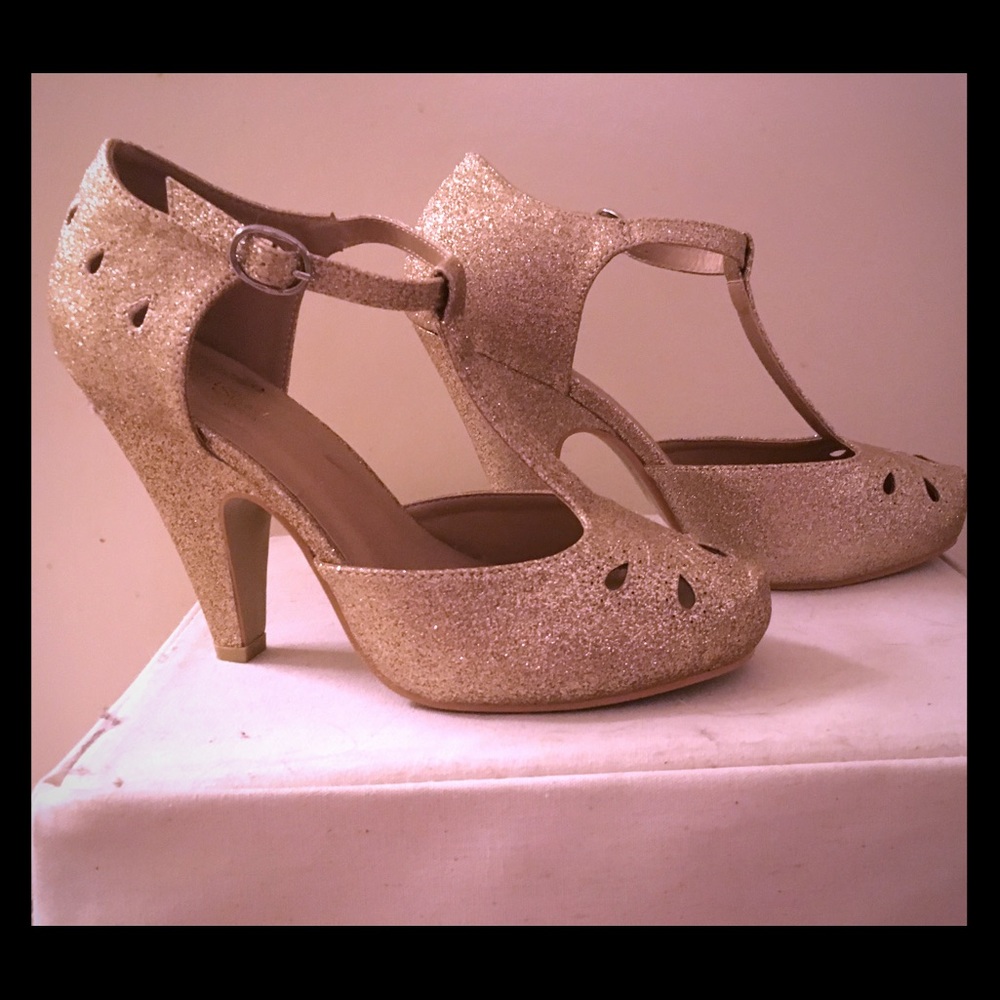 The Zest Is History Metallic Heel in Glittery Gold